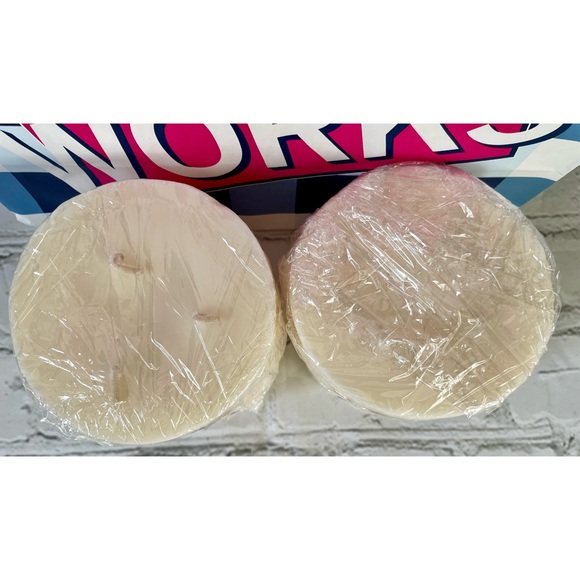 Bath & Body Works Snowed In Candle - Picture 4 of 5